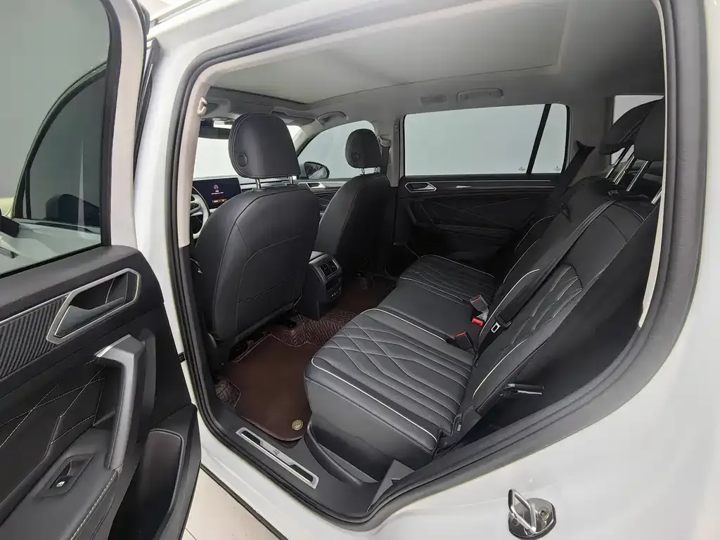 Volkswagen Tiguan L 2024 из CN, фото 8
