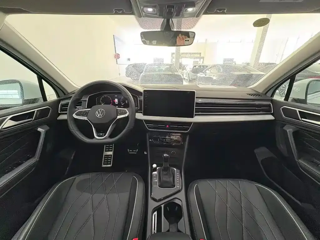 Volkswagen Tiguan L 2024 из CN, фото 8