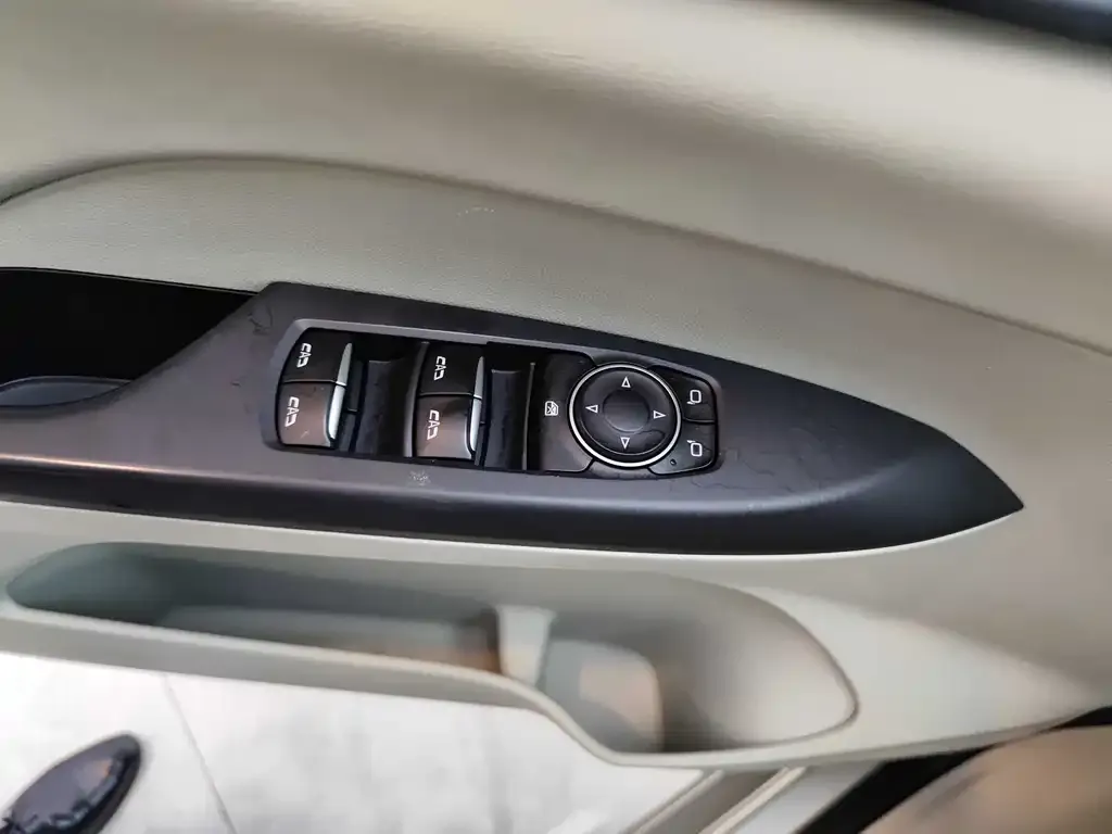 Buick GL8 2023 из CN, фото 10