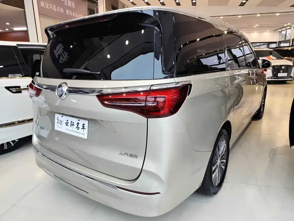Buick GL8 2023 из CN, фото 3