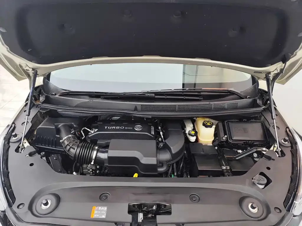 Buick GL8 2023 из CN, фото 8