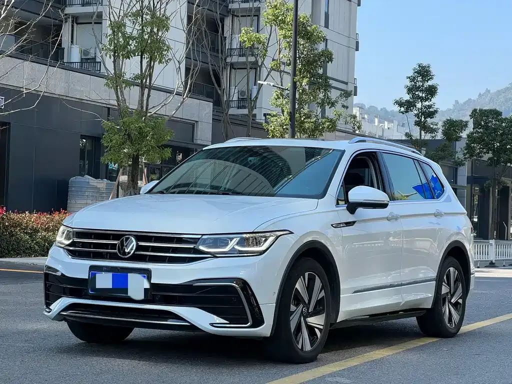 Volkswagen Tiguan L 2023 из CN, фото 1