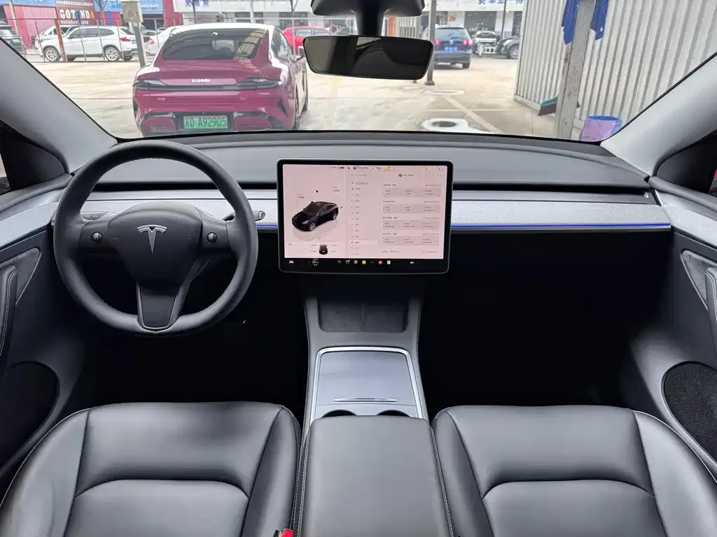 Tesla Model Y — фото 4