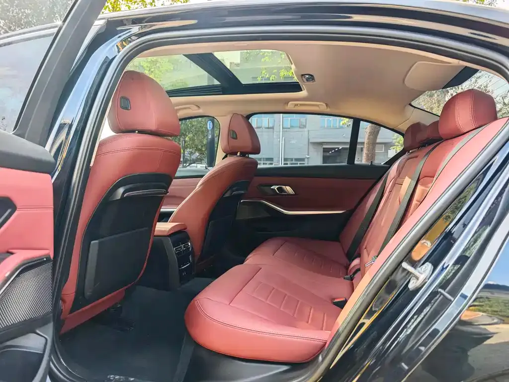BMW 3 Series 2022 из CN, фото 5