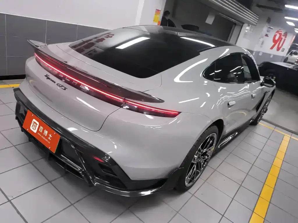 Porsche Taycan 2021 из CN, фото 8