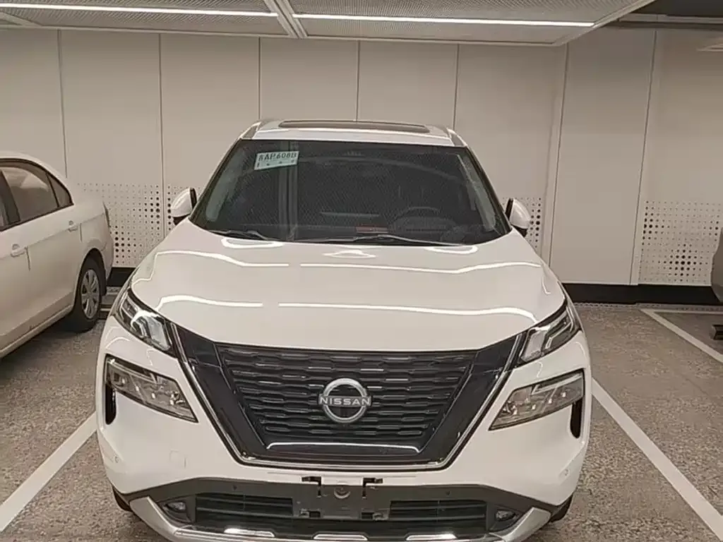Nissan X-Trail 2023 из CN, фото 1