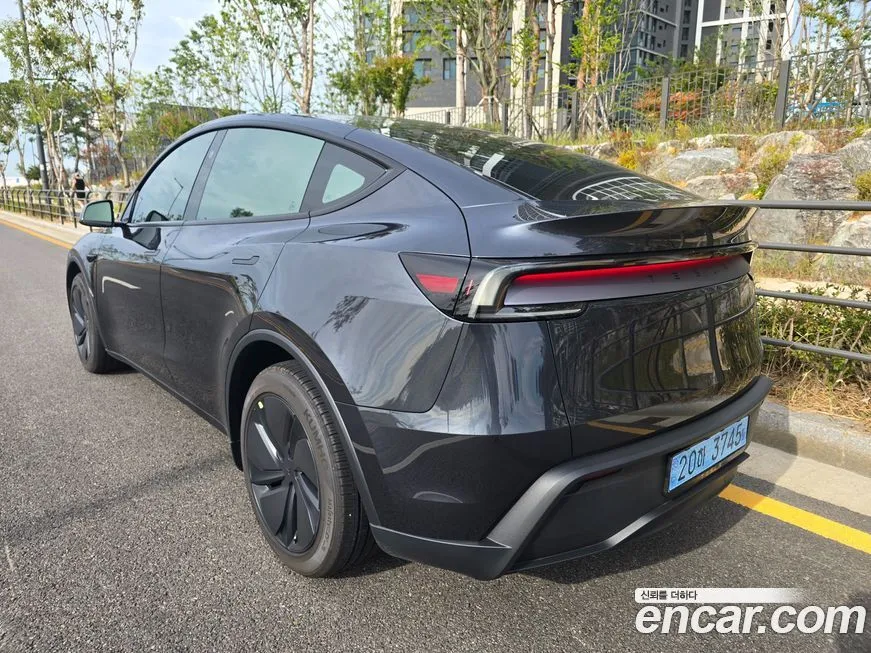 Tesla Model Y 2025 из KR, фото 2