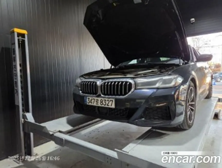 BMW 5-Series 2023 из KR, фото 1