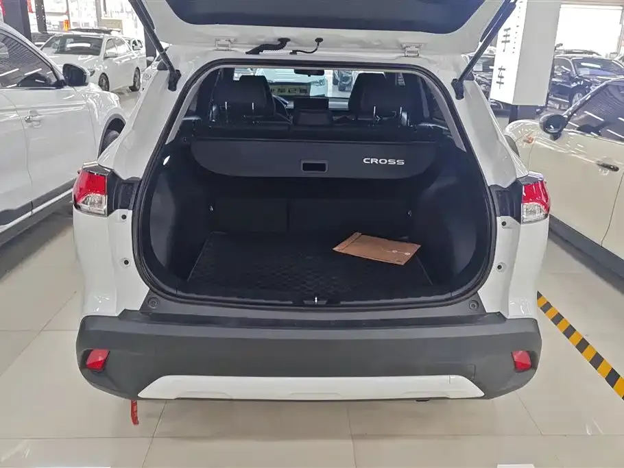 Toyota Corolla Cross 2024 из CN, фото 4