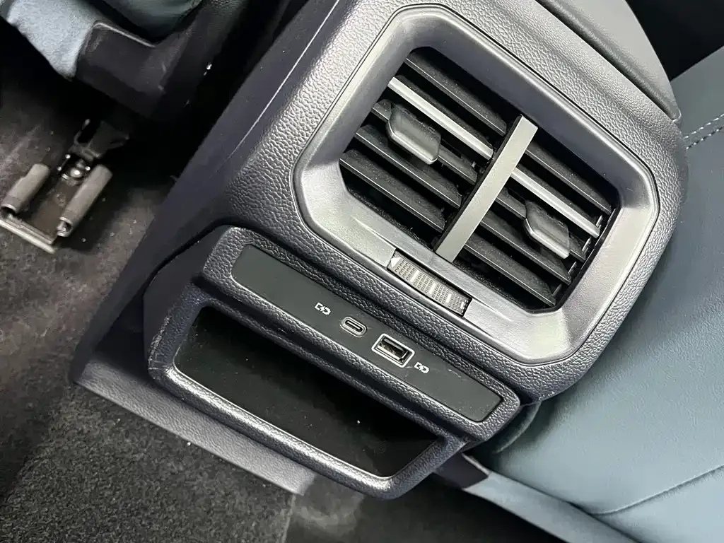 Volkswagen Tharu 2024 из CN, фото 9