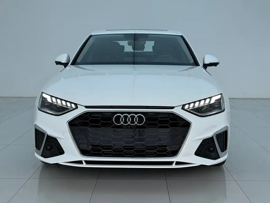 Audi A4L 2022 из CN, фото 2