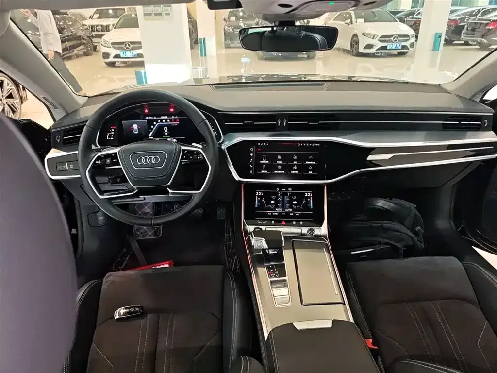 Audi A7L — фото 10