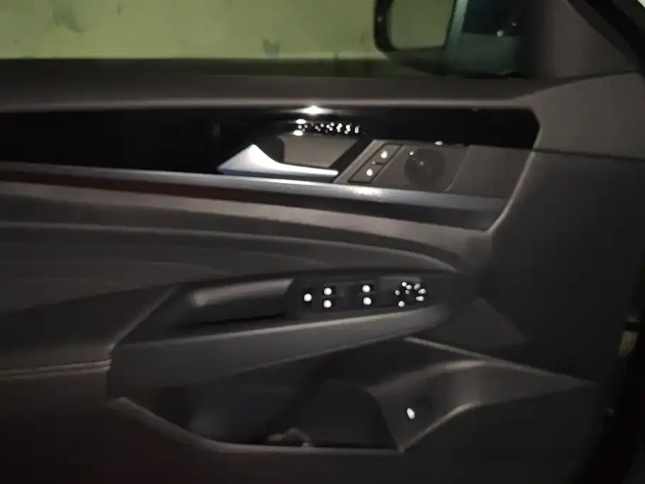 Volkswagen Passat 2024 из CN, фото 7