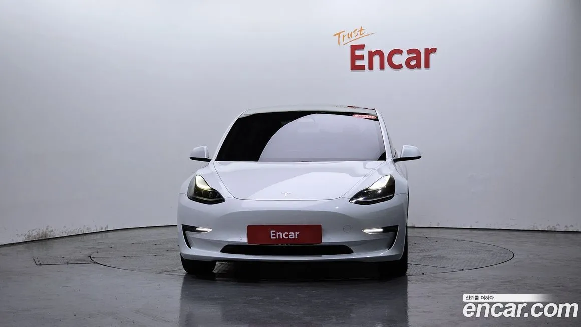 Tesla Model 3 — фото 3