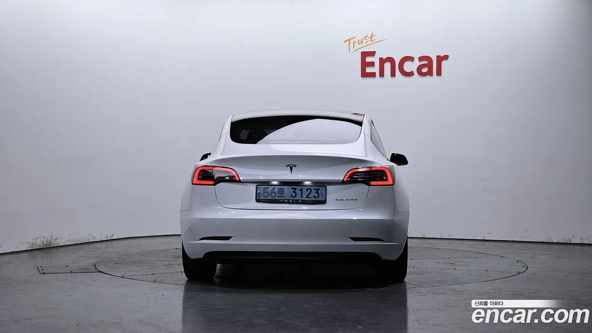 Tesla Model 3 — фото 4