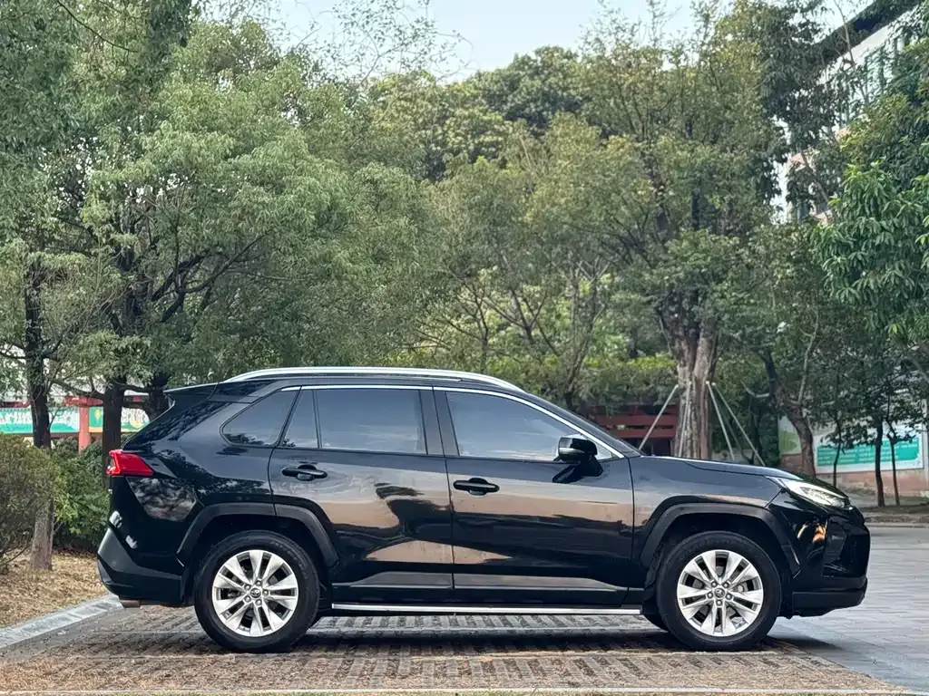 Toyota Wildlander 2022 из CN, фото 4