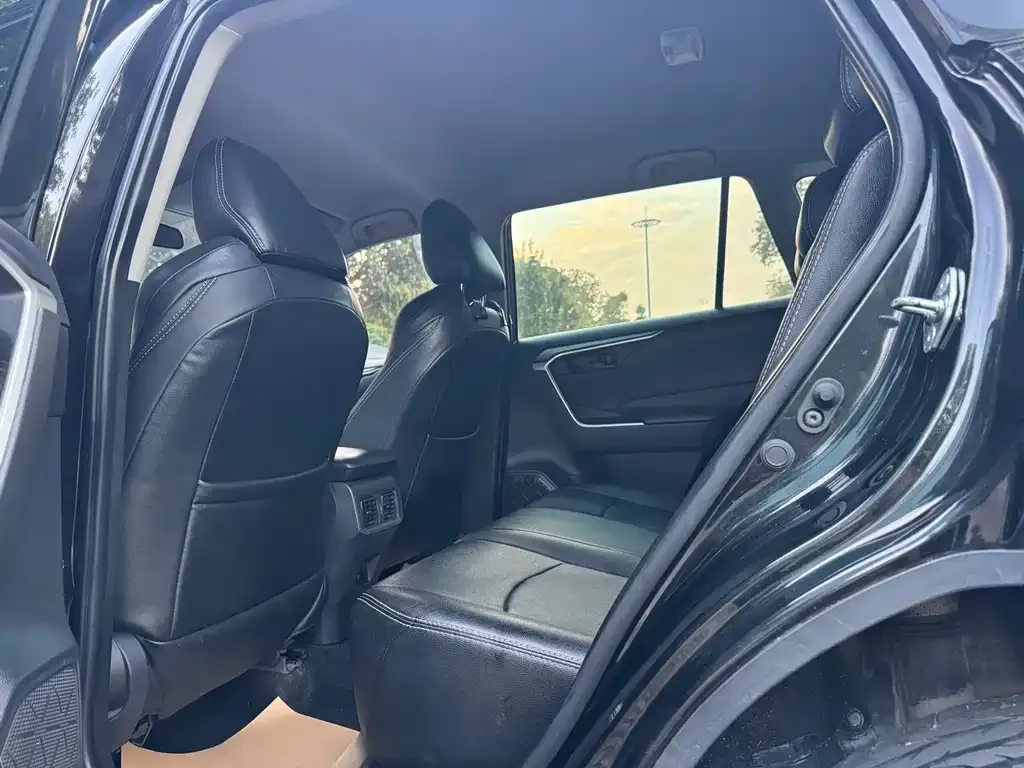 Toyota Wildlander 2022 из CN, фото 6