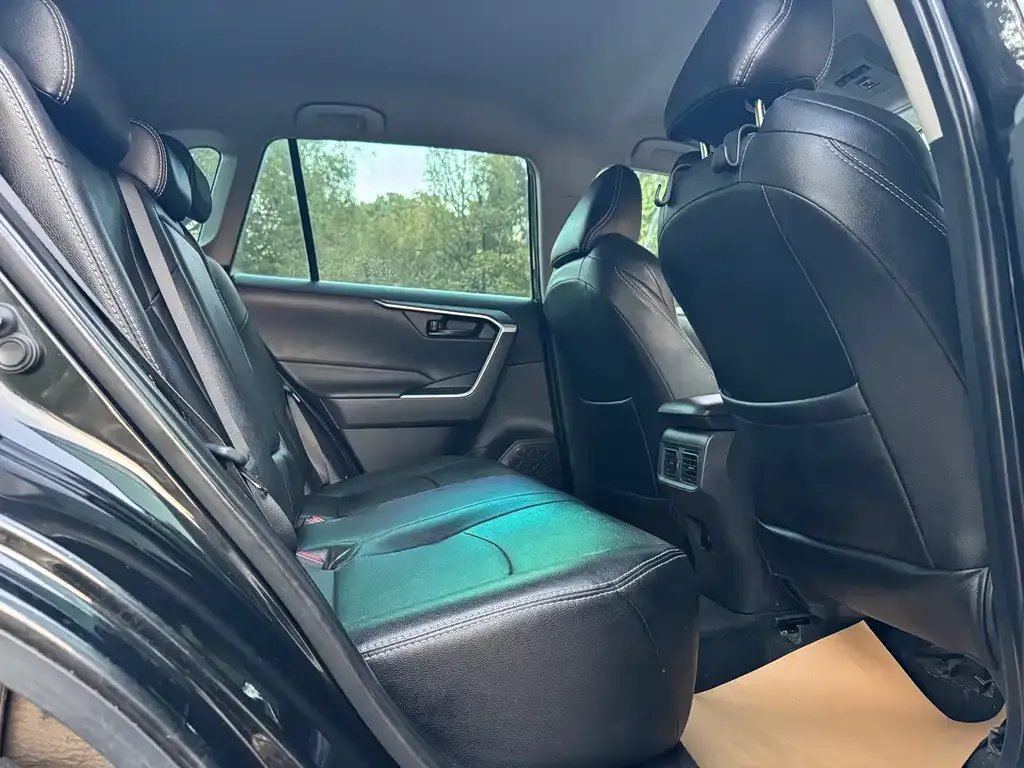 Toyota Wildlander 2022 из CN, фото 7