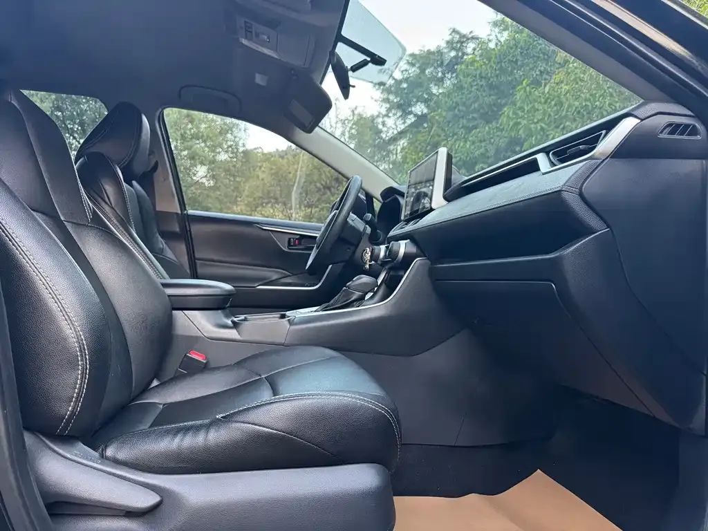 Toyota Wildlander 2022 из CN, фото 8