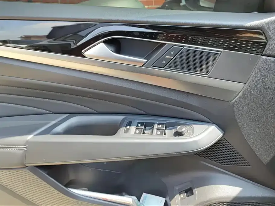 Volkswagen Passat 2022 из CN, фото 7