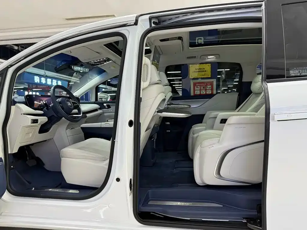 Buick GL8 Hybrid 2024 из CN, фото 7