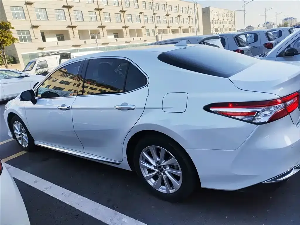 Toyota Camry 2023 из CN, фото 5