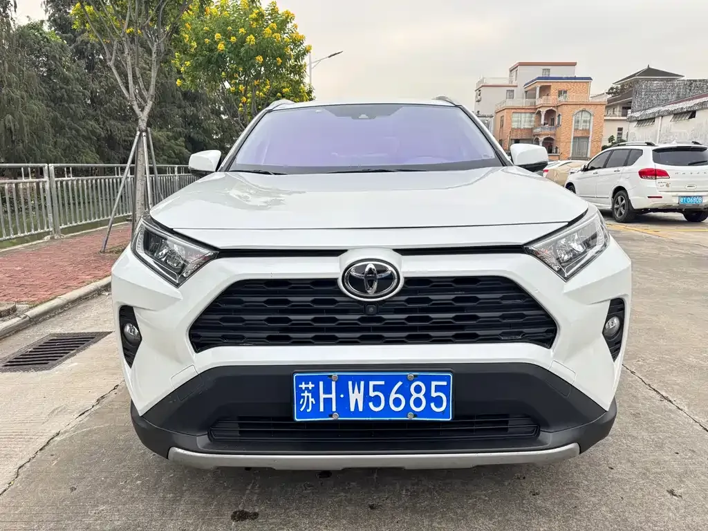 Toyota RAV4 2021 из CN, фото 2