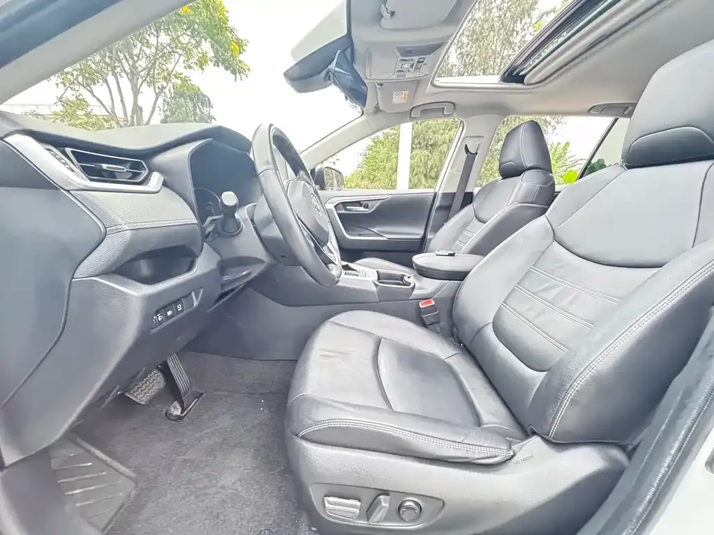 Toyota RAV4 2021 из CN, фото 8