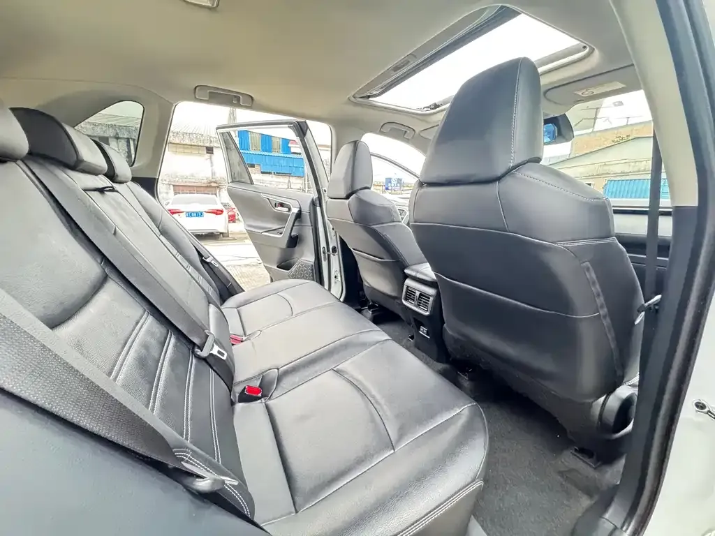 Toyota RAV4 2021 из CN, фото 9