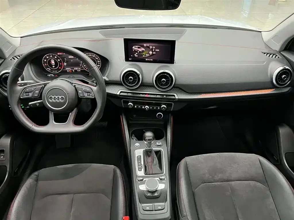 Audi Q2L 2023 из CN, фото 2