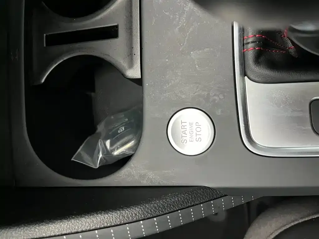 Audi Q2L 2023 из CN, фото 4