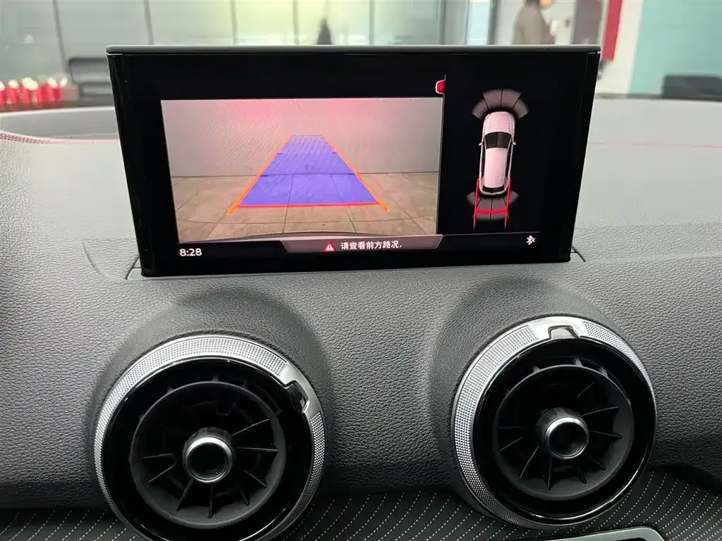 Audi Q2L 2023 из CN, фото 7