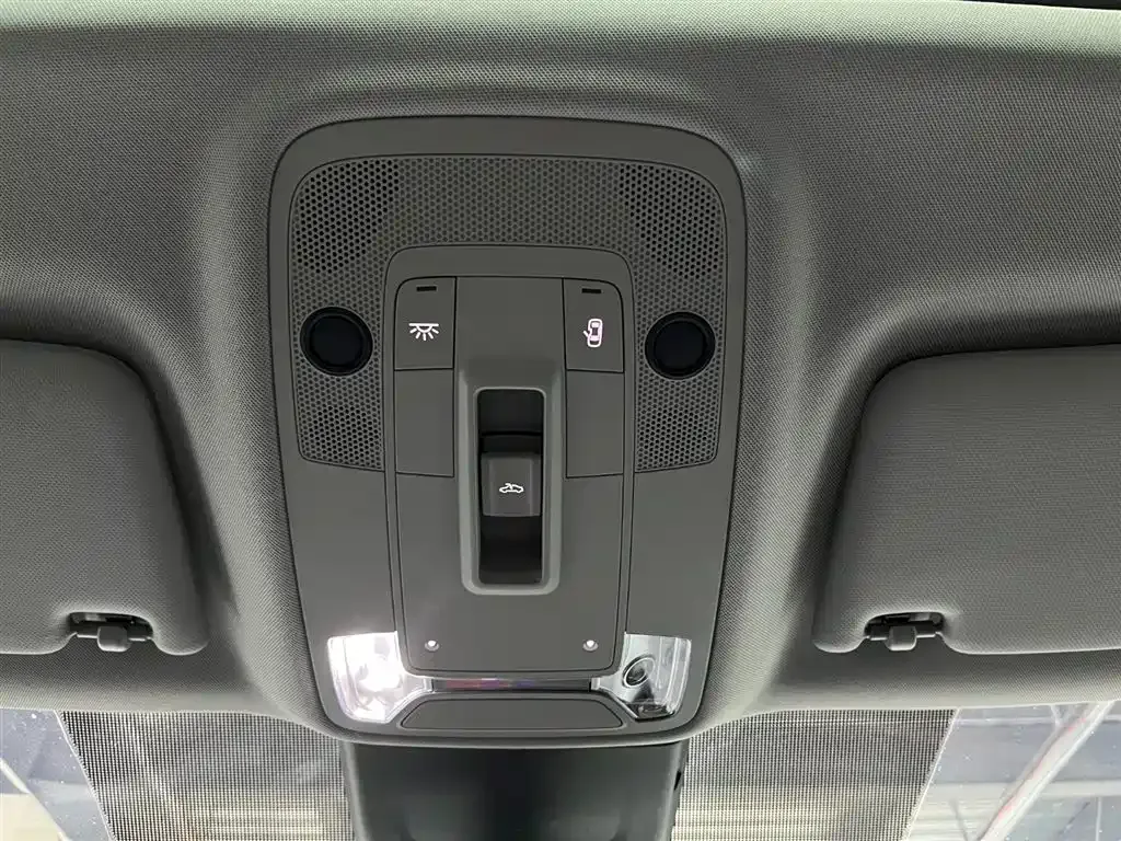 Audi Q2L 2023 из CN, фото 8