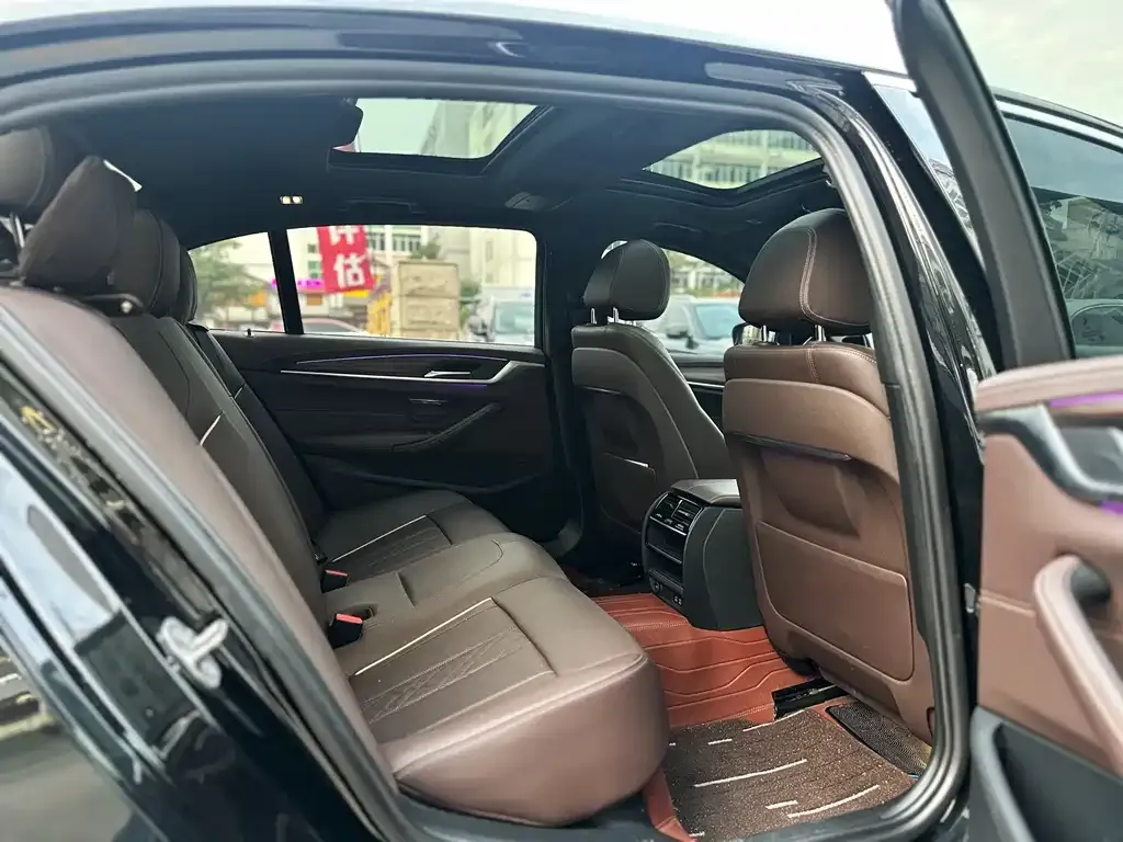 BMW 5 Series — фото 10