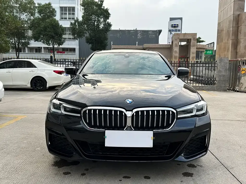 BMW 5 Series — фото 2