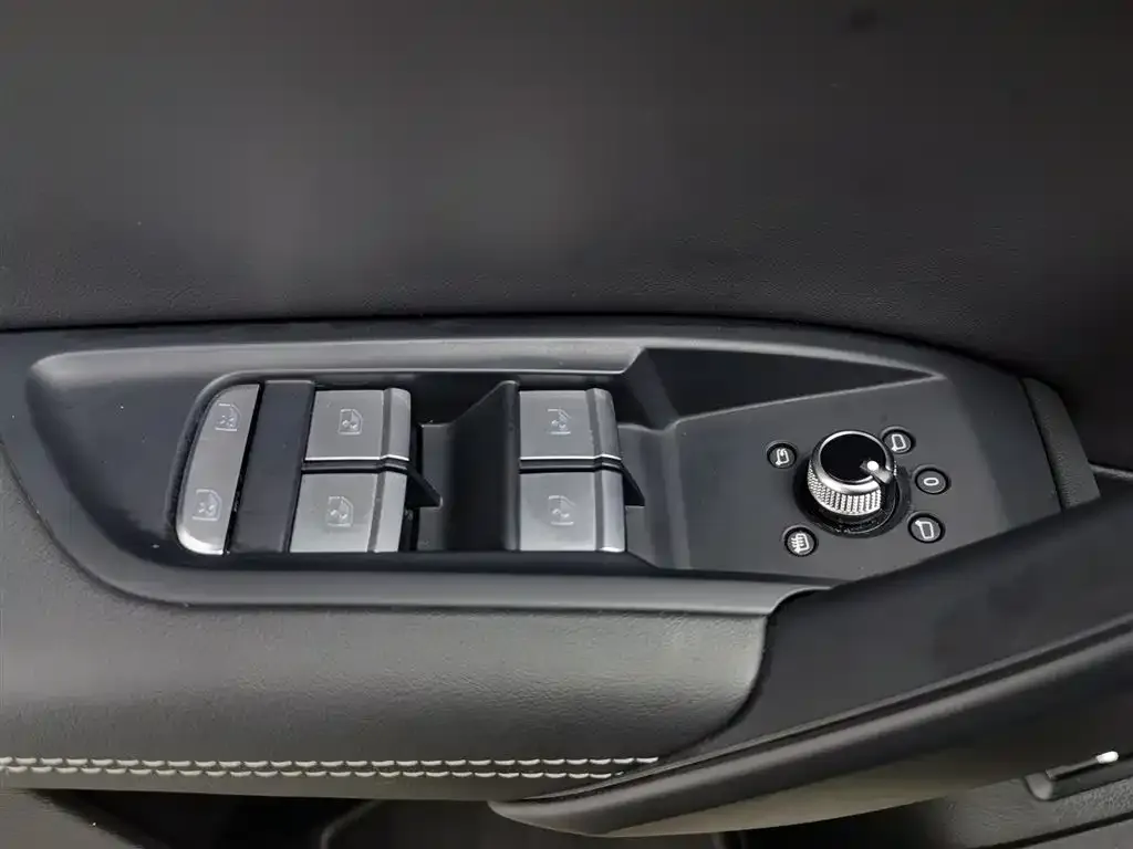 Audi Q5L 2024 из CN, фото 9