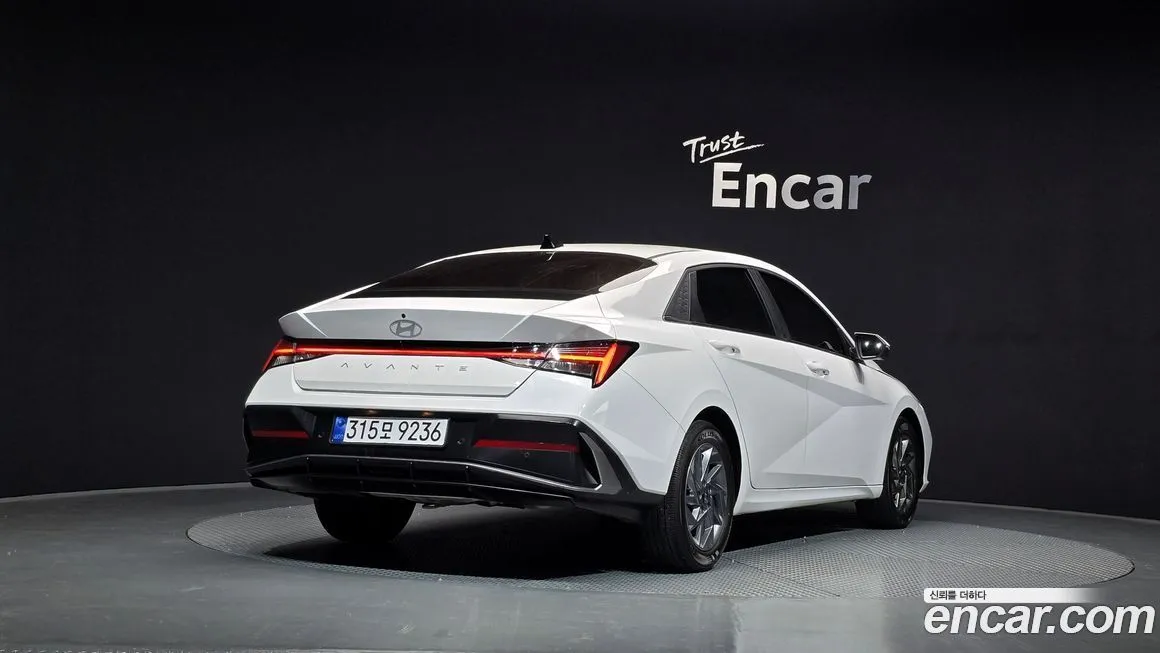 Hyundai AVANTE — фото 2