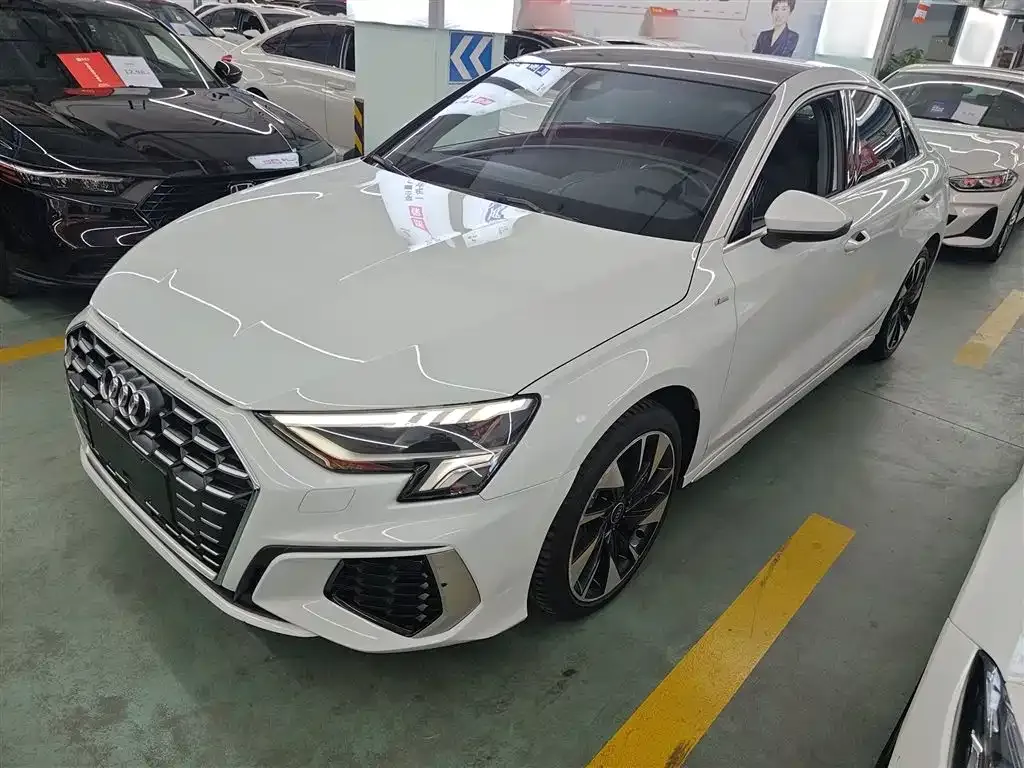 Audi A3 2023 из CN, фото 2