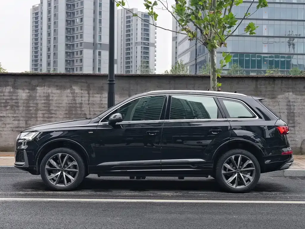 Audi Q7 2022 из CN, фото 3