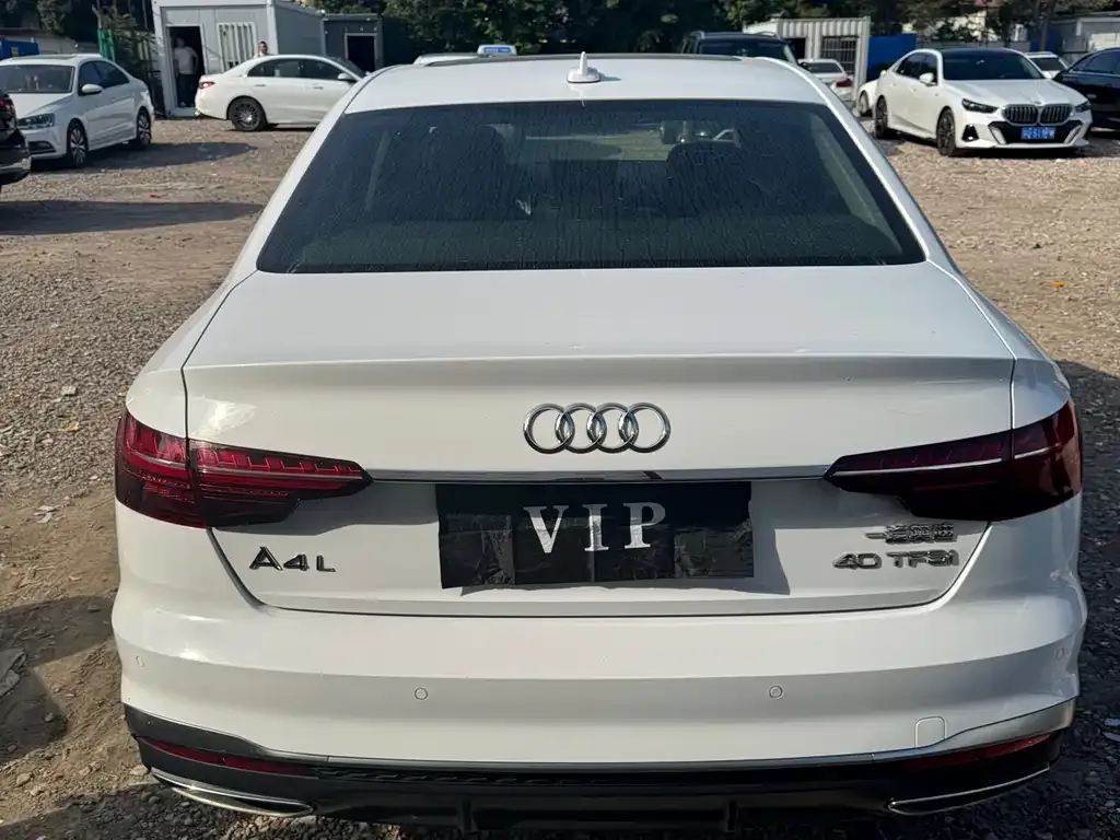 Audi A4L 2022 из CN, фото 8