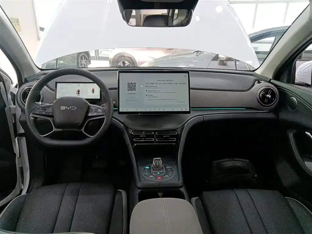 BYD Seal 05 DM-i — фото 10