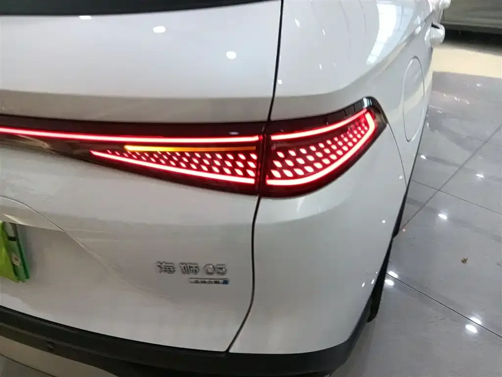 BYD Seal 05 DM-i — фото 8