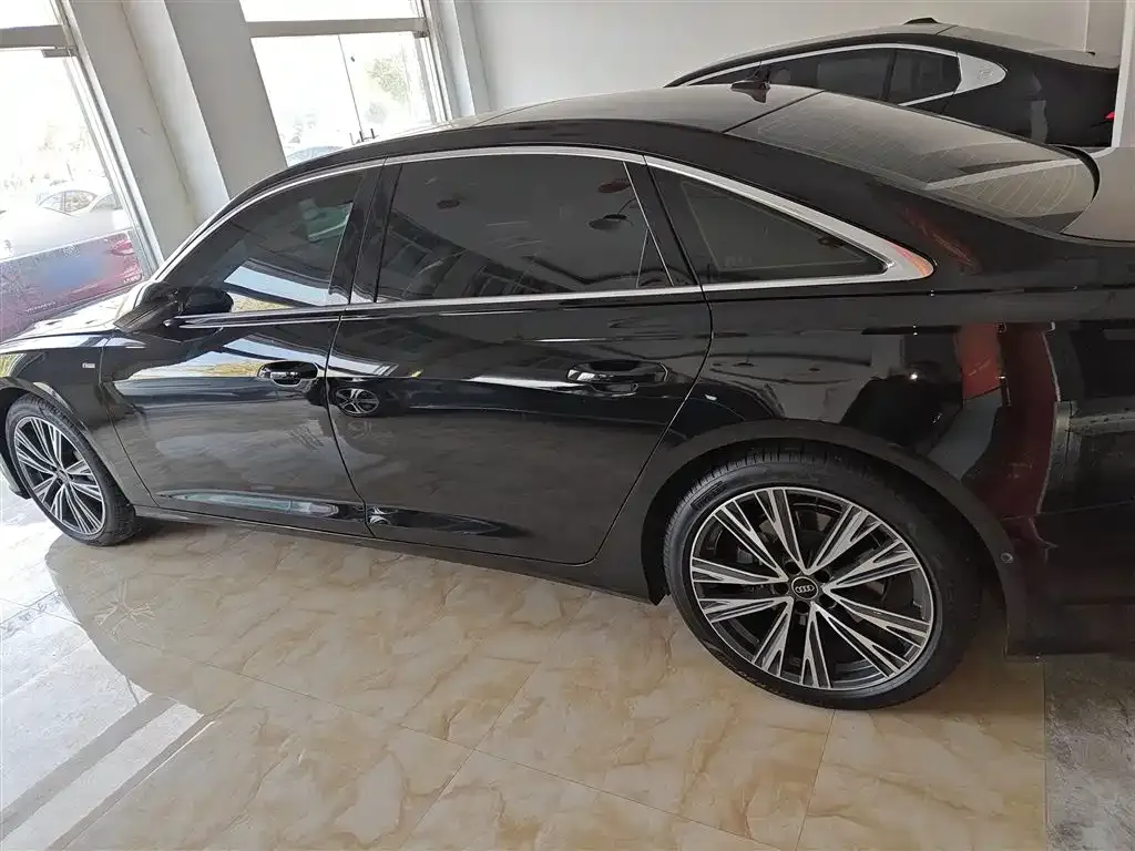 Audi A6L 2022 из CN, фото 5