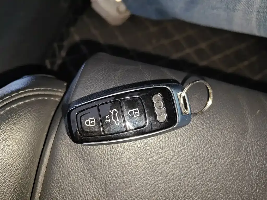 Audi A6L 2022 из CN, фото 9
