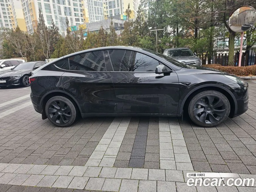 Tesla Model Y — фото 4