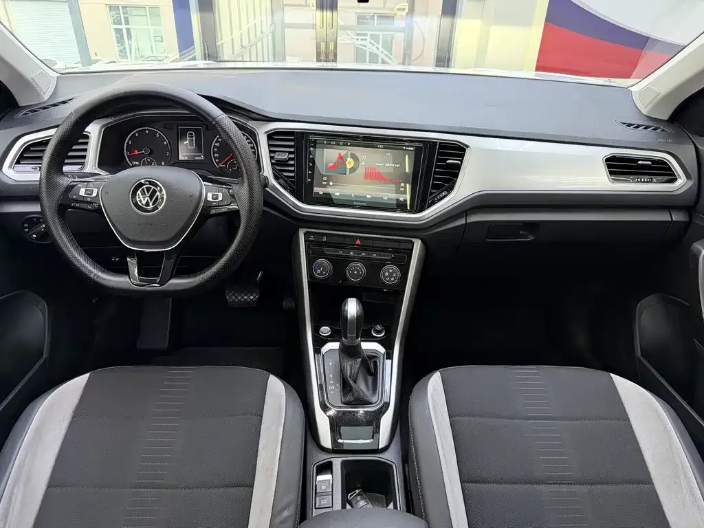 Volkswagen T-Roc 2023 из CN, фото 5