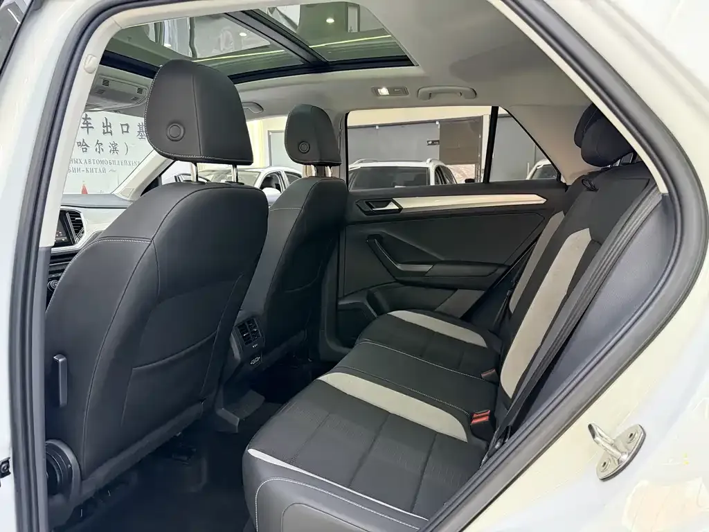Volkswagen T-Roc 2023 из CN, фото 7