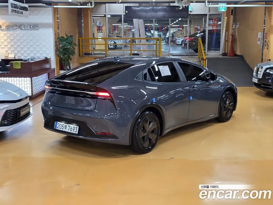 Toyota Prius 2024 из KR, фото 4