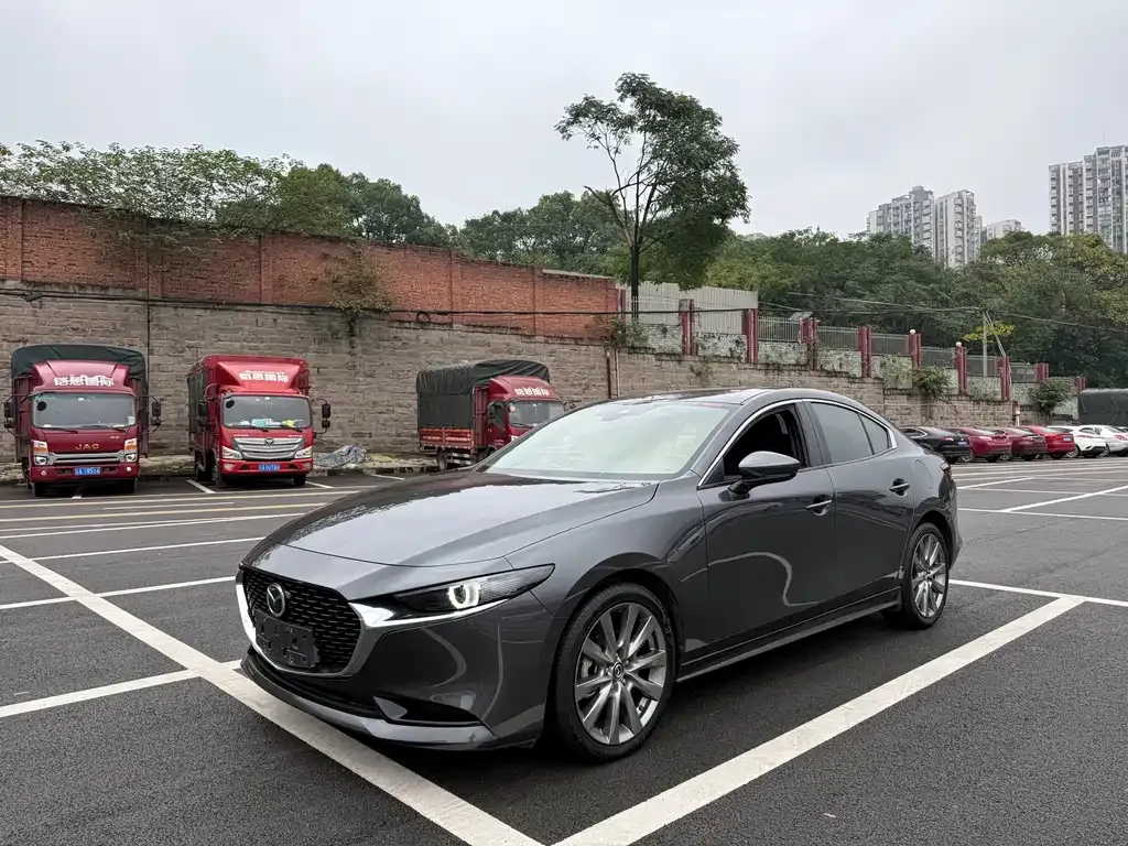 Mazda 3 Axela 2023 из CN, фото 1
