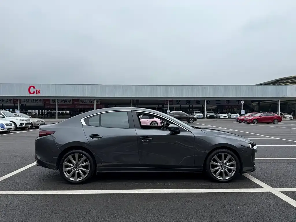 Mazda 3 Axela 2023 из CN, фото 4